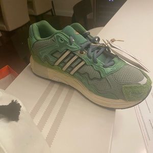 Women’s Adidas Bad Bunny Fenway limited series 8.5